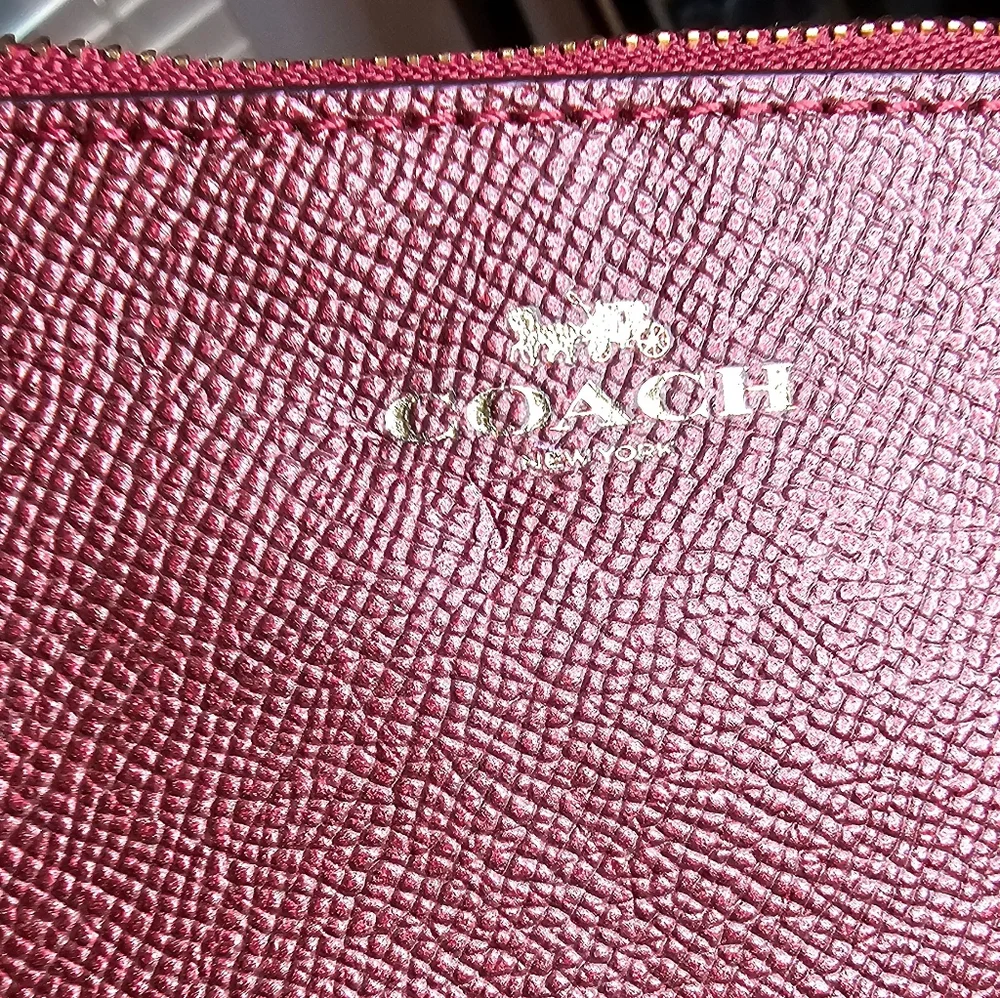 Coach Metallic Cherry Leather wristlet New without tags - Picture 8 of 16